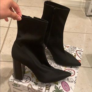 NEW Jeffrey Campbell Siren Pointed Toe Bootie 7❤️